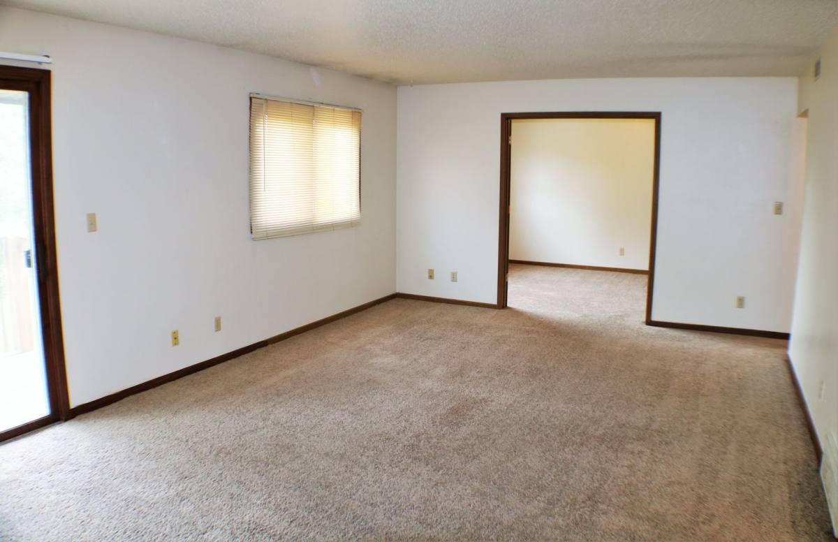 Apartment for rent at 708 Westwinds Dr, Iowa City, IA 52246
