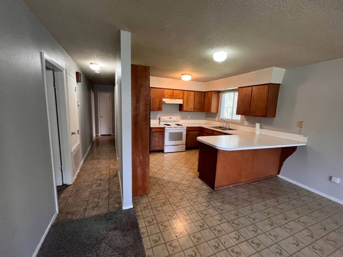 Apartment for rent at 900 902 Hazelton St, San Marcos, TX 78666