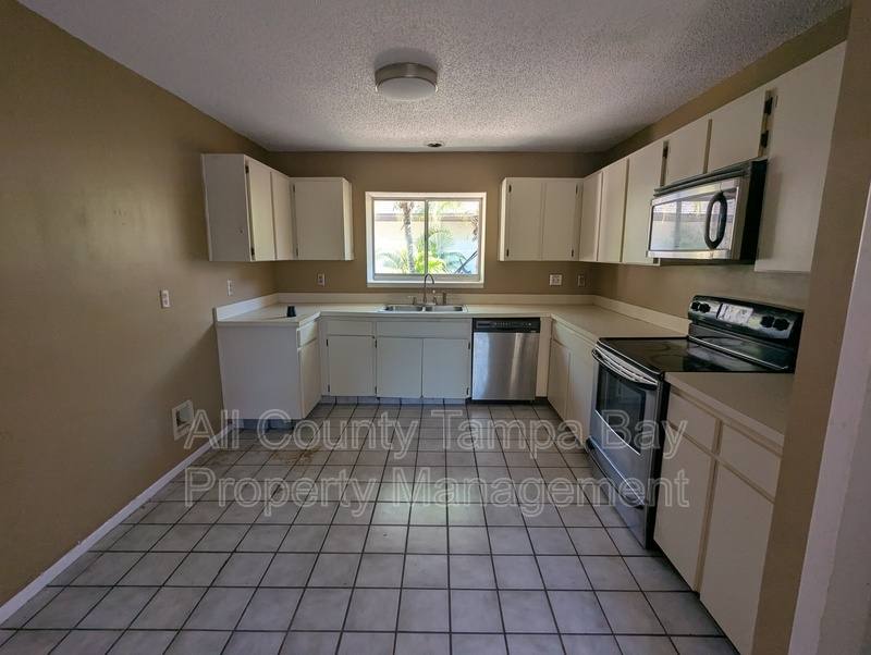 House for rent at 10914 Landon Lane, Tampa, FL 33635