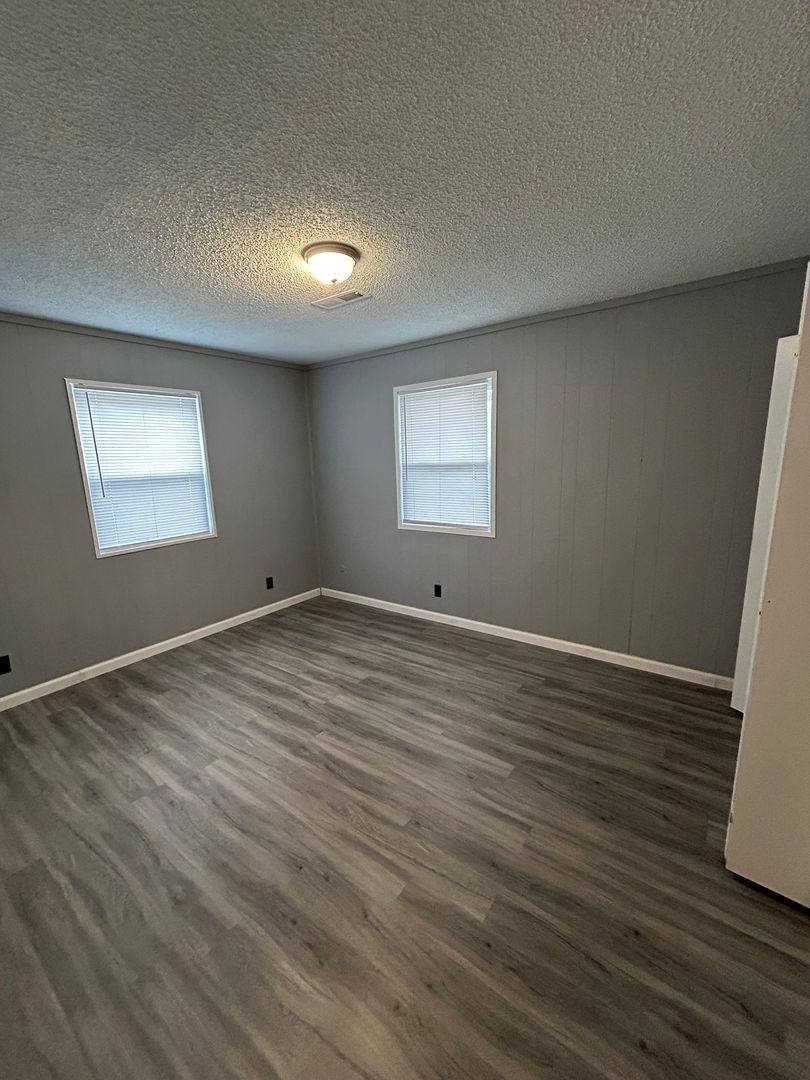 Apartment for rent at 403-409 Park St, Springdale, AR 72764