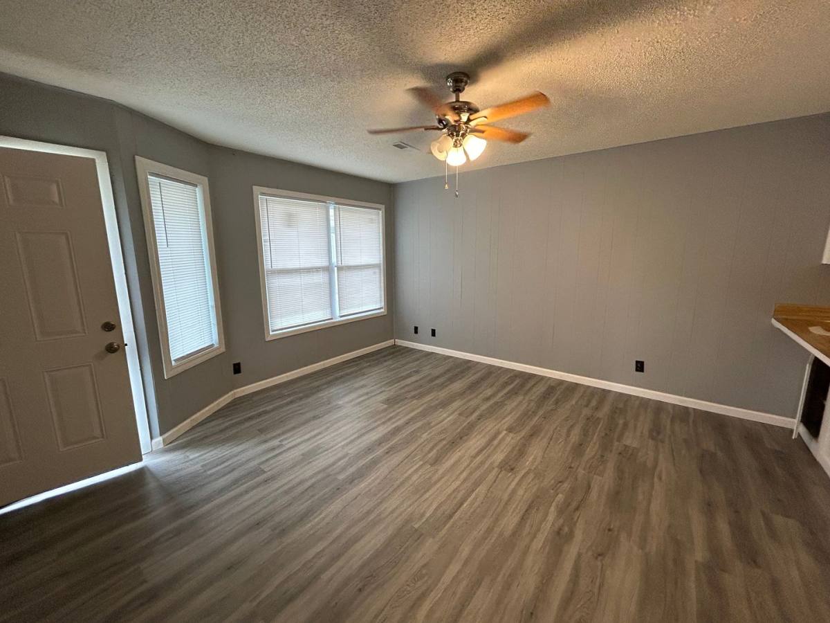 Apartment for rent at 403-409 Park St, Springdale, AR 72764