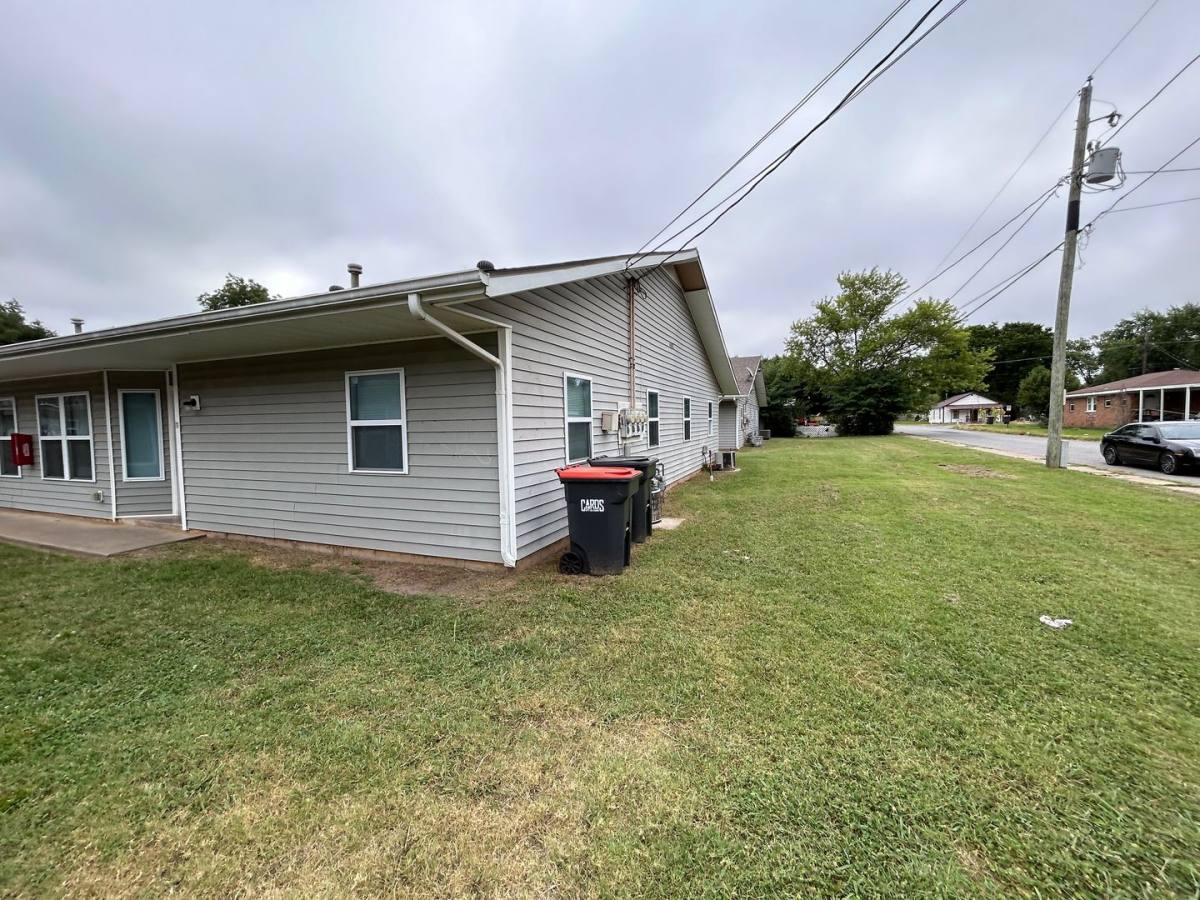Apartment for rent at 403-409 Park St, Springdale, AR 72764