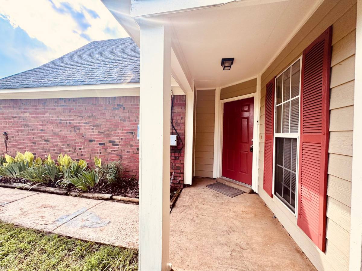 House for rent at 5654 April Dr, Southaven, MS 38671