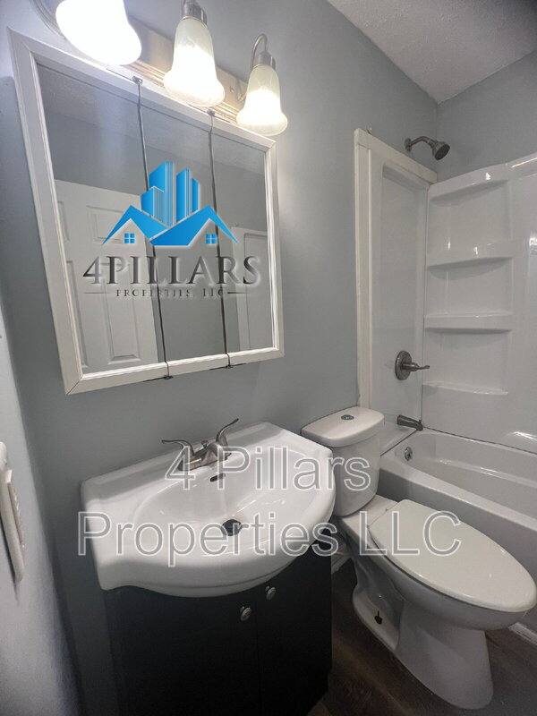 Apartment for rent at 1311 E Columbus Dr #1, East Chicago, IN 46312