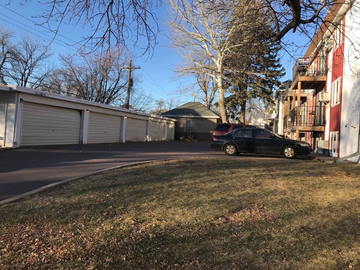 Apartment for rent at 201 N Summit Ave, Sioux Falls, SD 57104