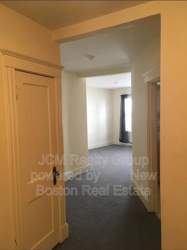 Apartment for rent at 203 Lewis St #2, Lynn, MA 01902