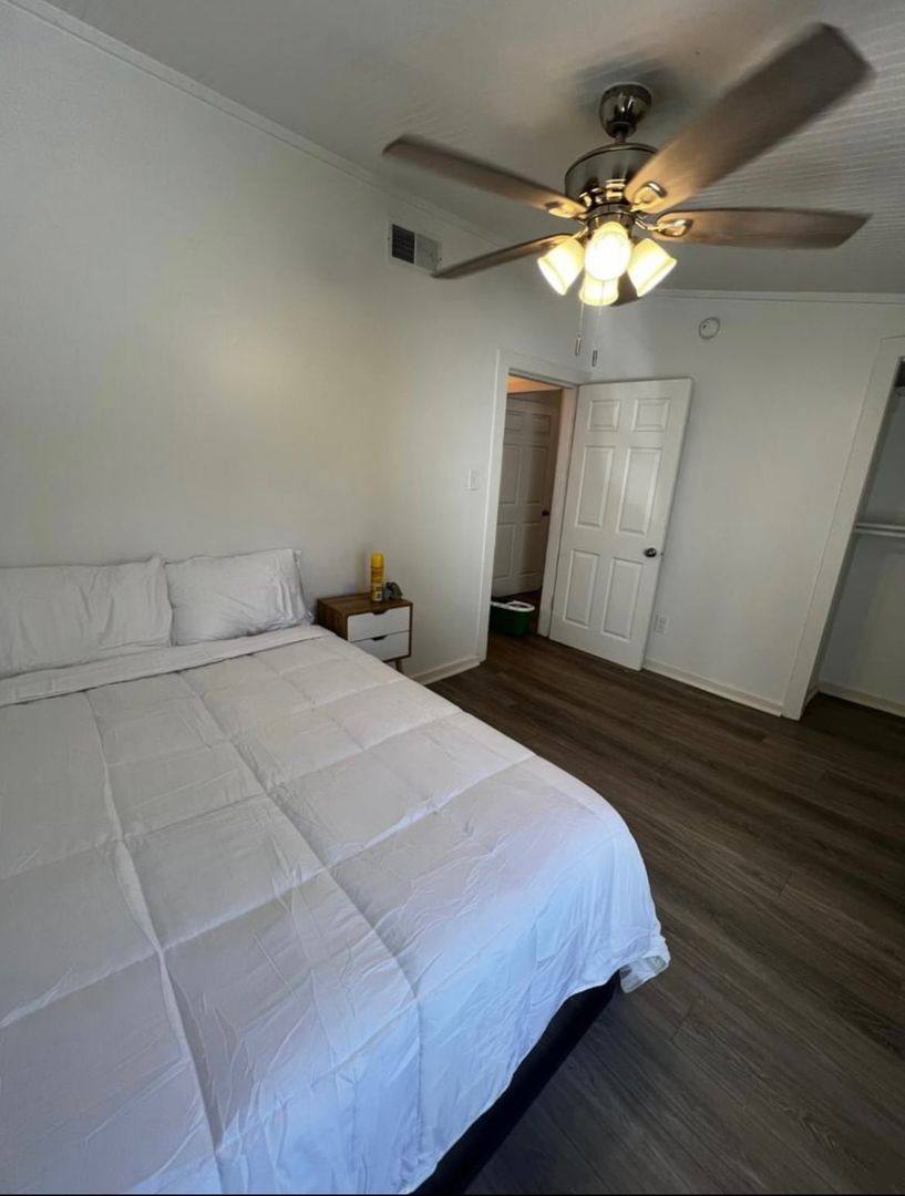 House for rent at 7710 Oak St, New Orleans, LA 70118