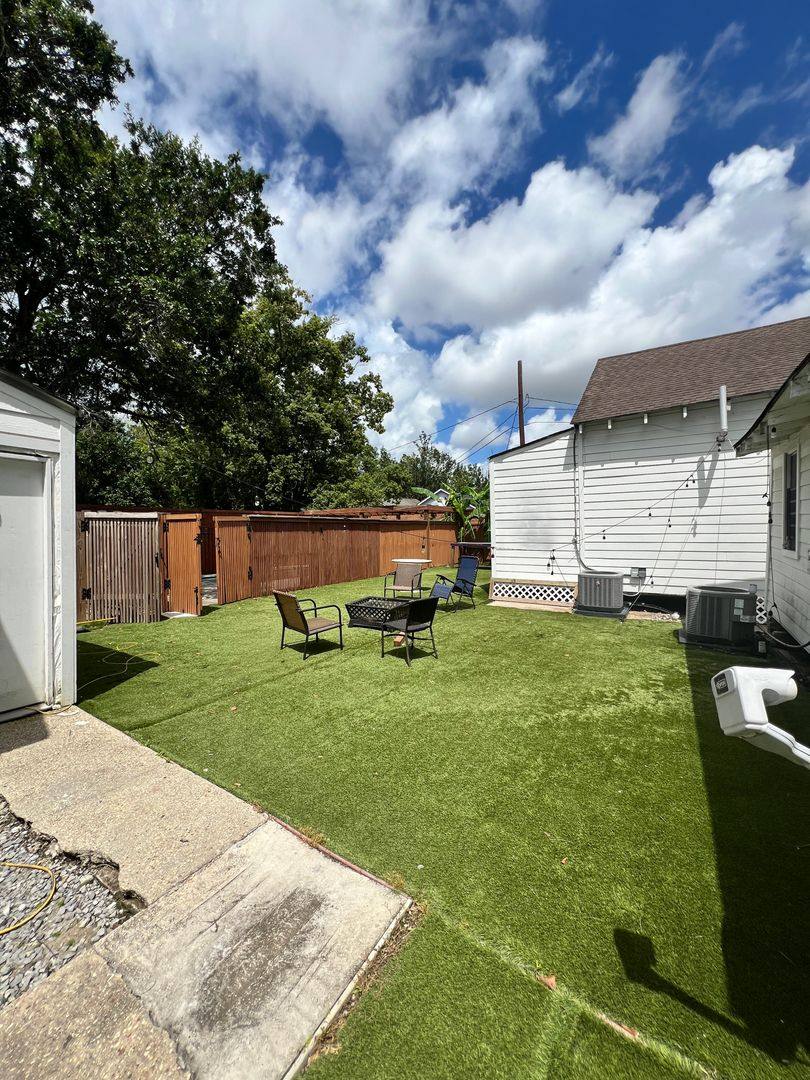 House for rent at 7710 Oak St, New Orleans, LA 70118