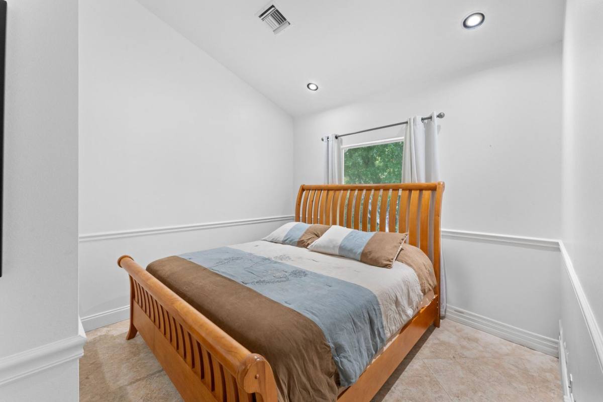 Townhouse for rent at 129 Spruce St, Boynton Beach, FL 33426