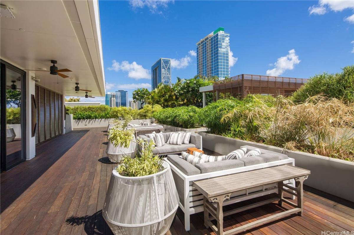 Apartment for rent at 888 Kapiolani Blvd, Honolulu, HI 96814