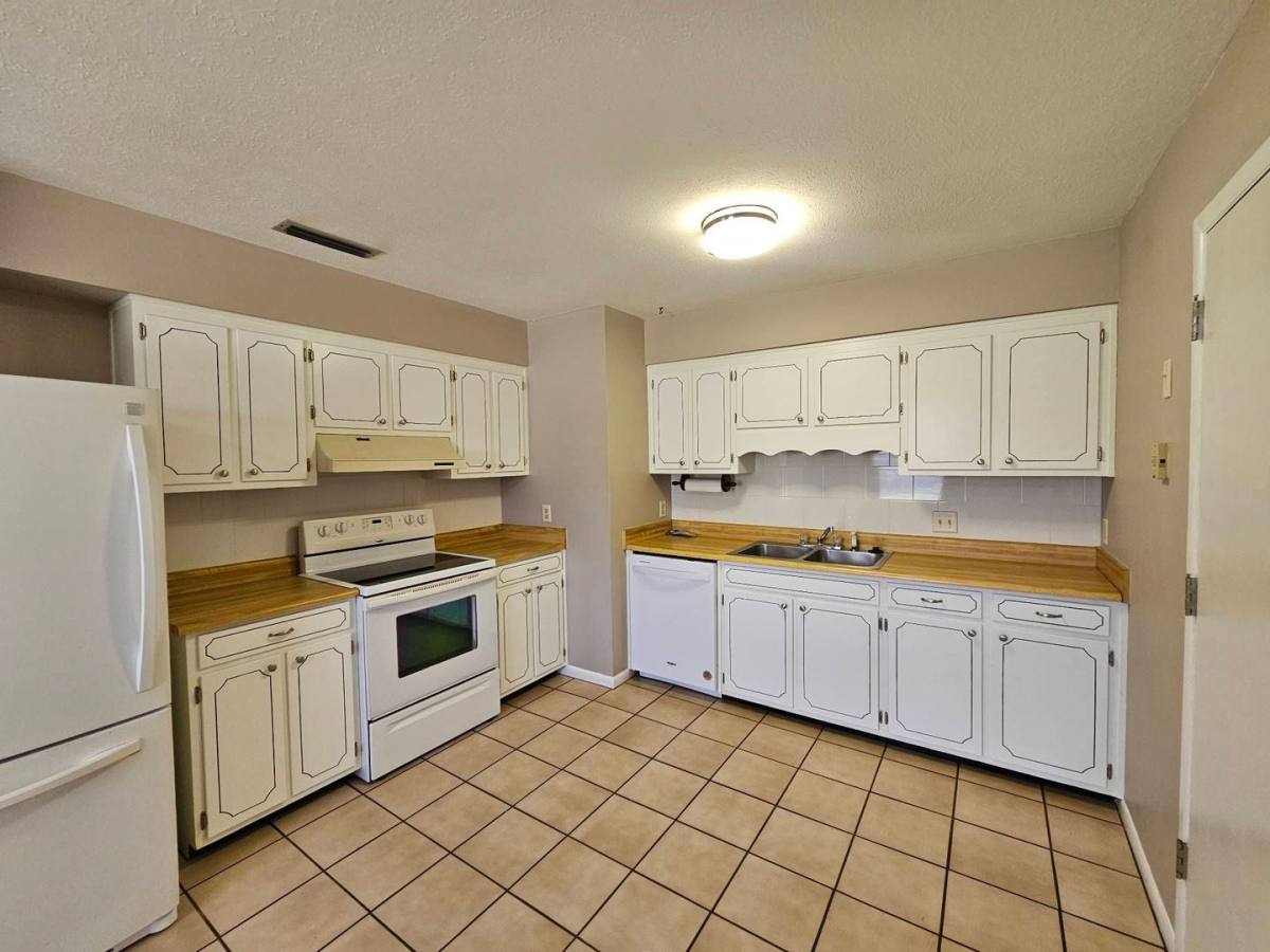 House for rent at 221 S Viola Ave, Panama City, FL 32404