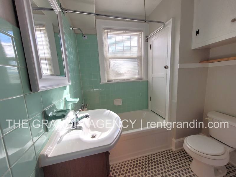 Apartment for rent at 2803 Burton Ave NW #2, Roanoke, VA 24012