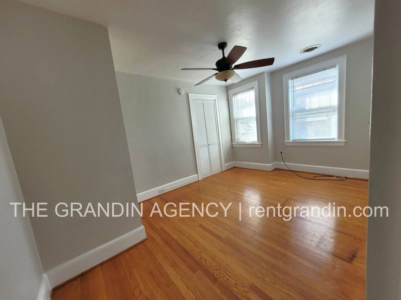Apartment for rent at 2803 Burton Ave NW #2, Roanoke, VA 24012