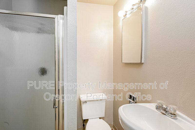 Apartment for rent at 7016 N Amherst St #2, Portland, OR 97203