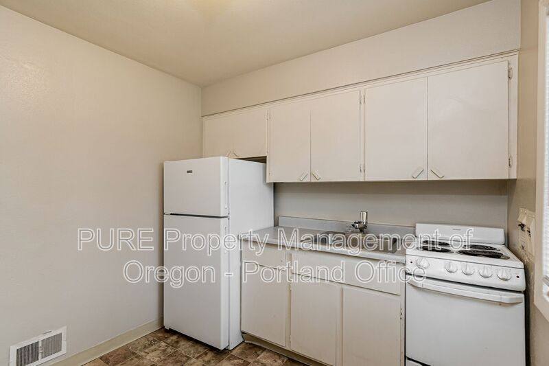 Apartment for rent at 7016 N Amherst St #2, Portland, OR 97203