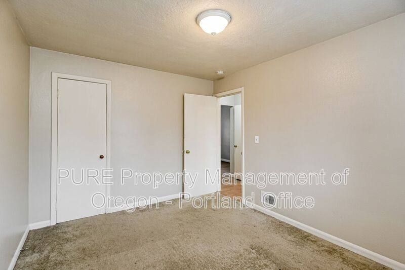 Apartment for rent at 7016 N Amherst St #2, Portland, OR 97203