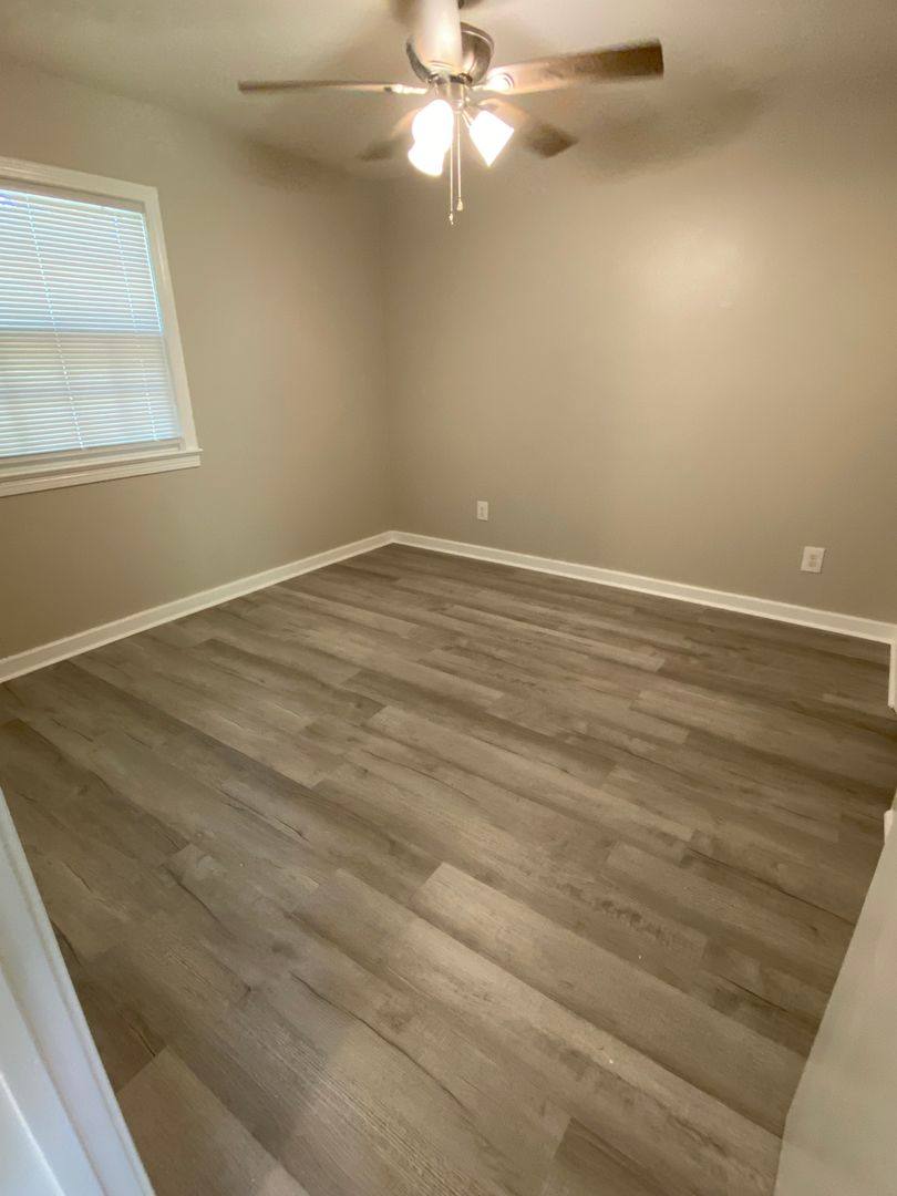 Apartment for rent at 120 Hadley Dr, Clarksville, TN 37042