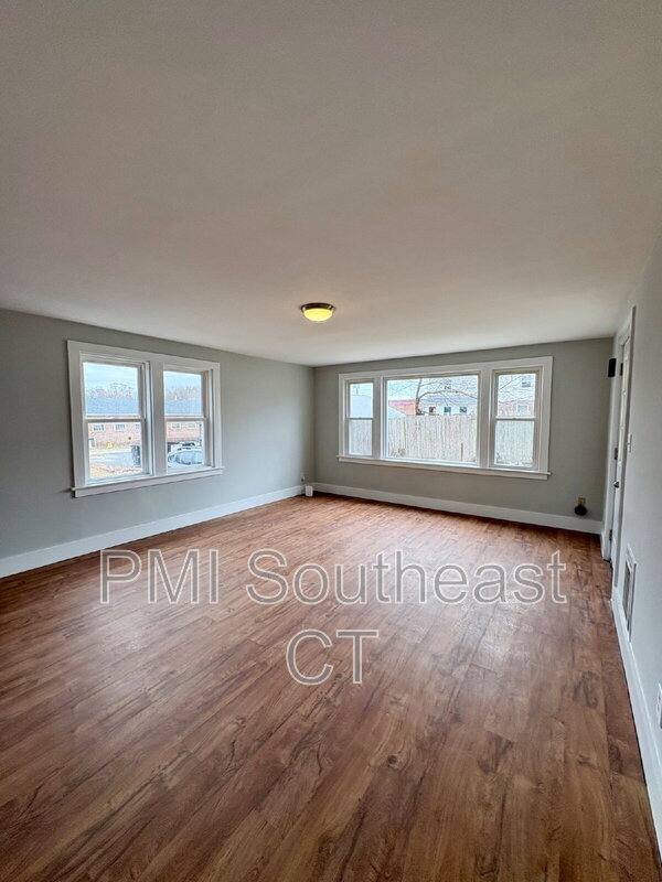Apartment for rent at 41R Boston Post Rd #1, Waterford, CT 06385