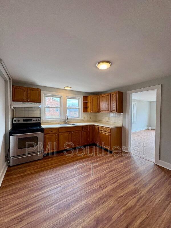 Apartment for rent at 41R Boston Post Rd #1, Waterford, CT 06385