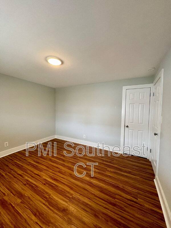 Apartment for rent at 41R Boston Post Rd #1, Waterford, CT 06385