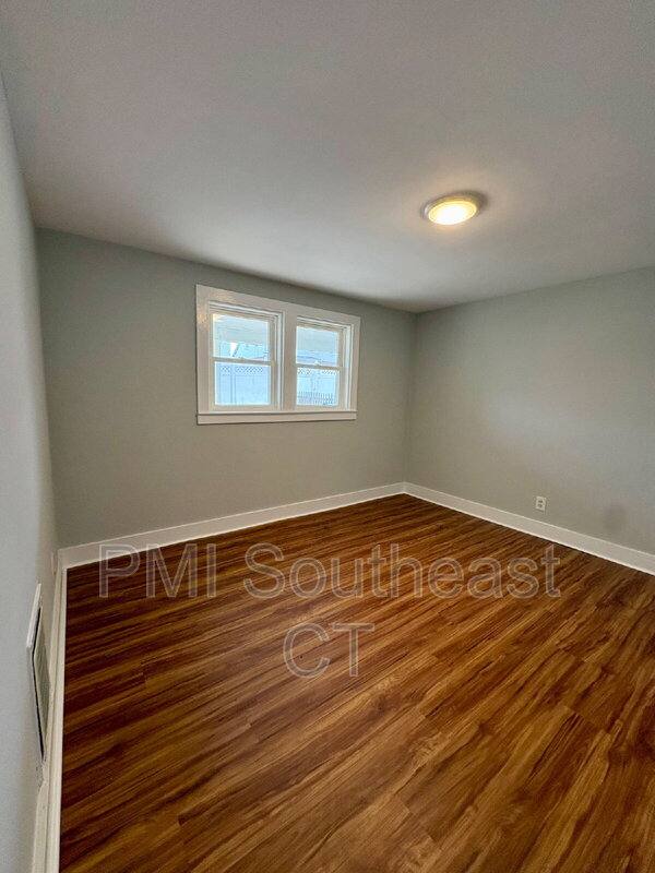 Apartment for rent at 41R Boston Post Rd #1, Waterford, CT 06385