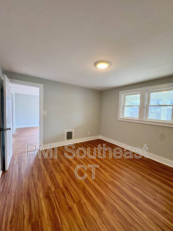 Apartment for rent at 41R Boston Post Rd #1, Waterford, CT 06385