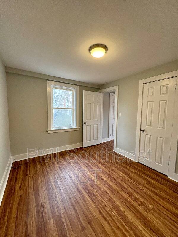 Apartment for rent at 41R Boston Post Rd #1, Waterford, CT 06385