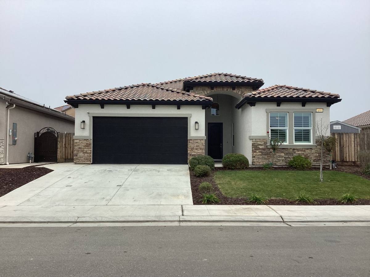 House for rent at 655 Alpine Way S, Madera, CA 93636
