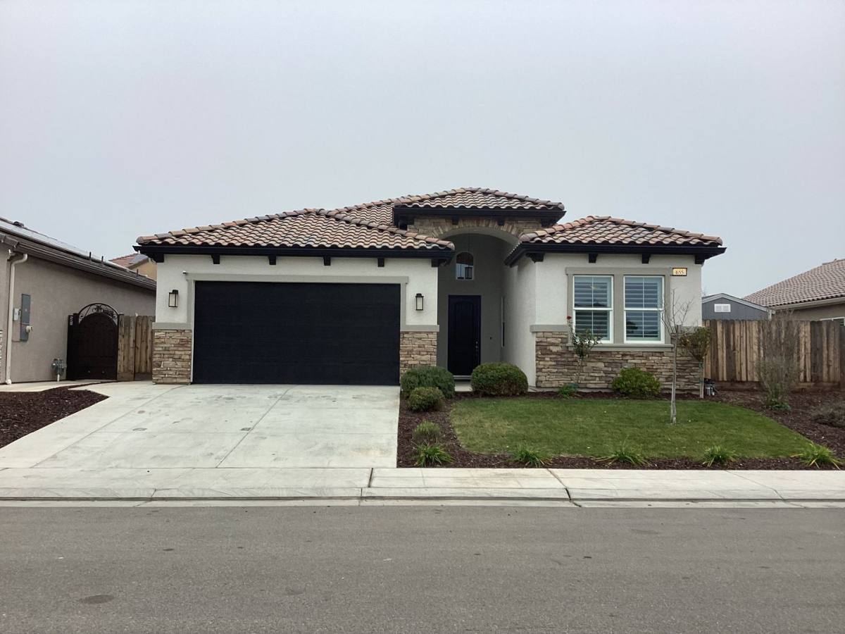 House for rent at 655 Alpine Way S, Madera, CA 93636