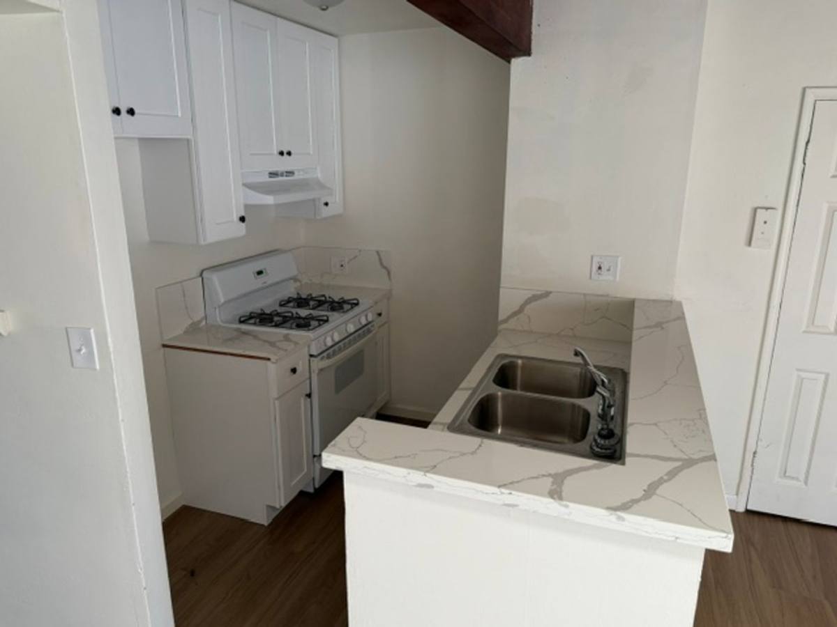 Apartment for rent at 601-611 Eye St, Bakersfield, CA 93304