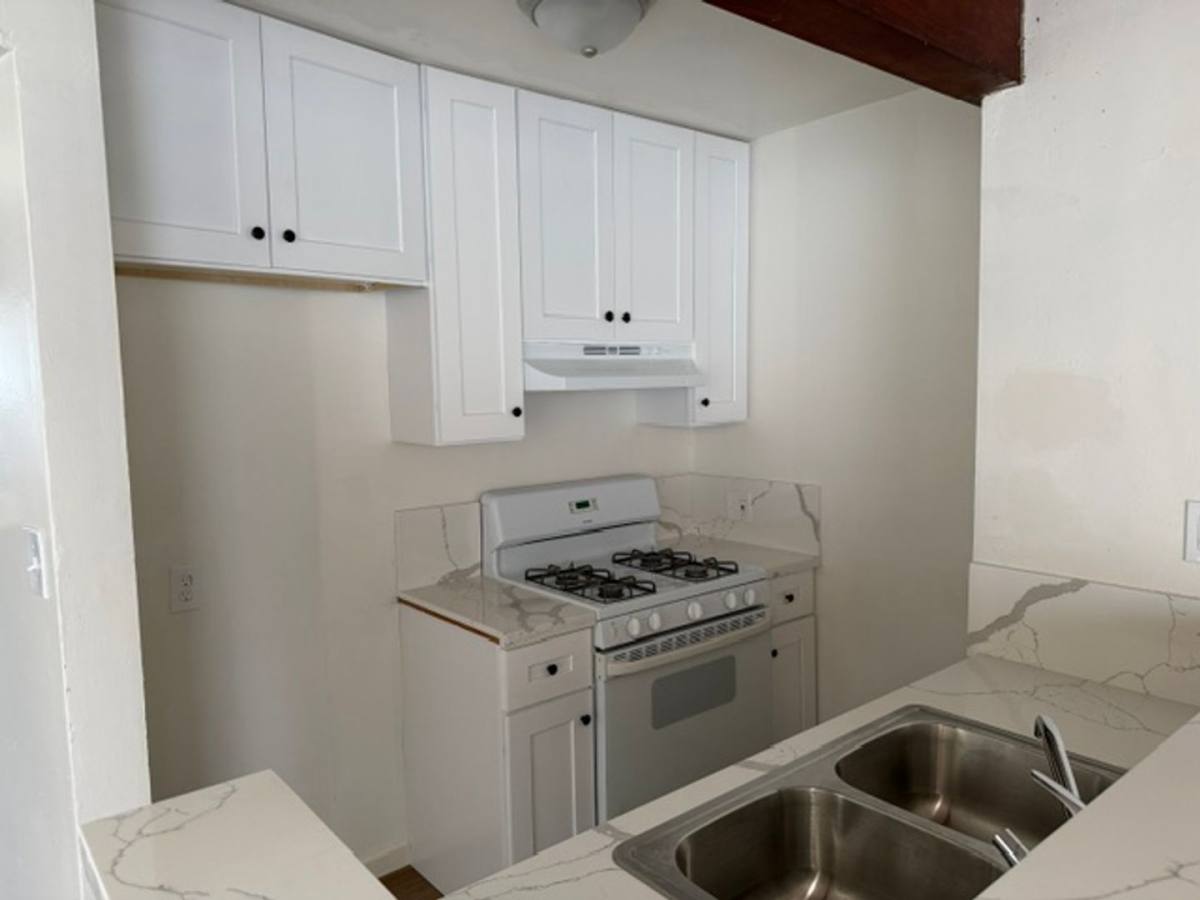 Apartment for rent at 601-611 Eye St, Bakersfield, CA 93304
