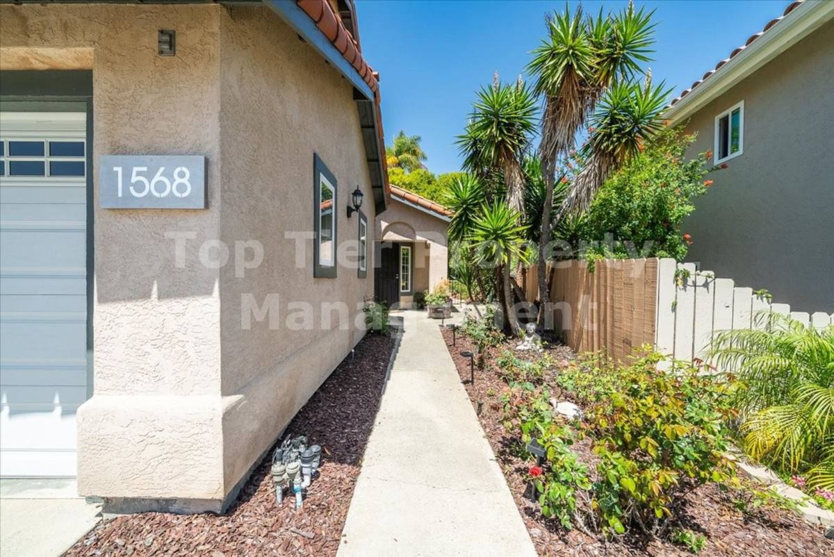 House for rent at 1568 Mallorca Dr, Vista, CA 92081