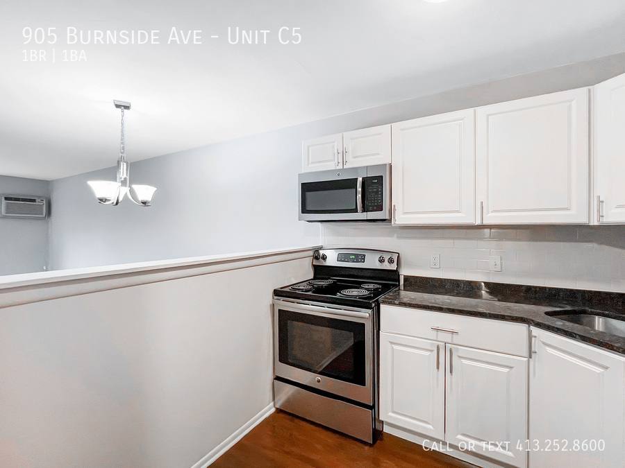 Apartment for rent at 905 Burnside Ave, East Hartford, CT 06108
