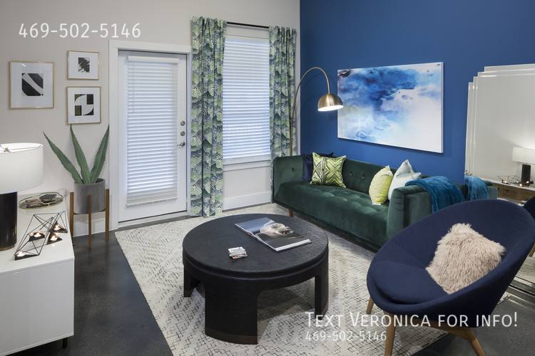 Apartment for rent at 2400 E 6th St, Austin, TX 78702