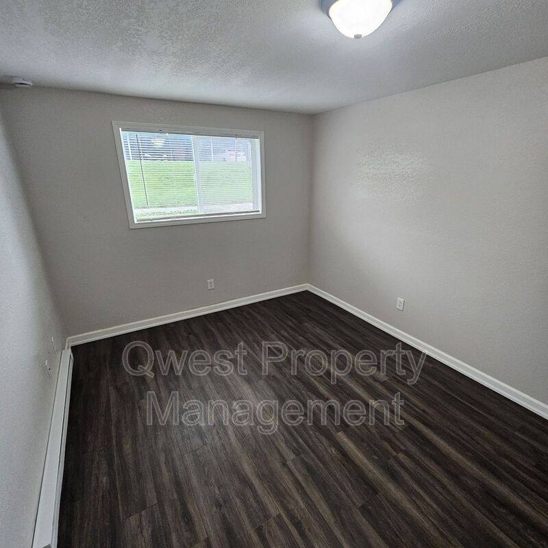 Apartment for rent at 409 E Woodlawn Ave #8, Hastings, MI 49058