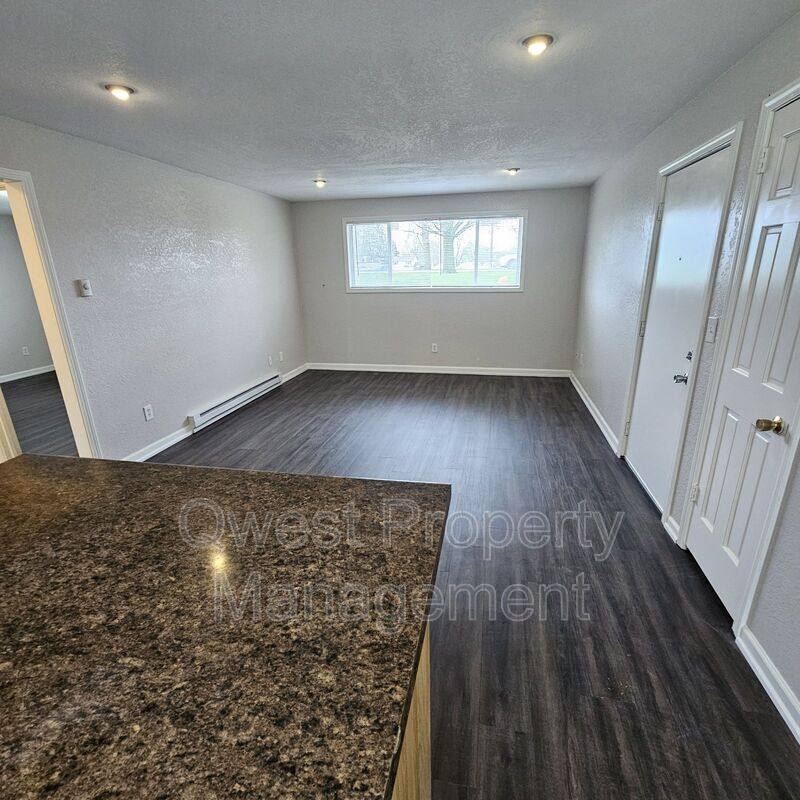 Apartment for rent at 409 E Woodlawn Ave #8, Hastings, MI 49058