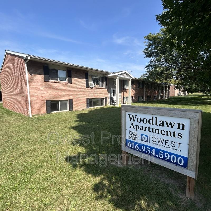 Apartment for rent at 409 E Woodlawn Ave #8, Hastings, MI 49058