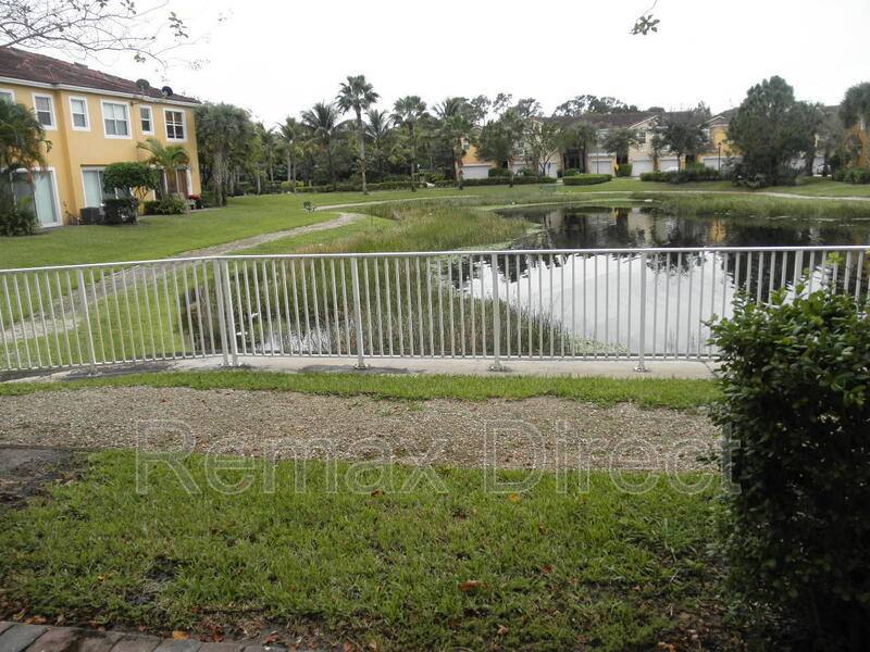 Townhouse for rent at 822 Pipers Cay Dr, West Palm Beach, FL 33415