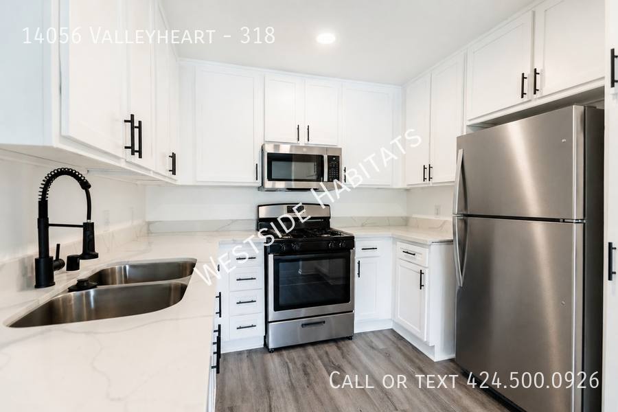 Townhouse for rent at 14056 Valleyheart, Sherman Oaks, CA 91423