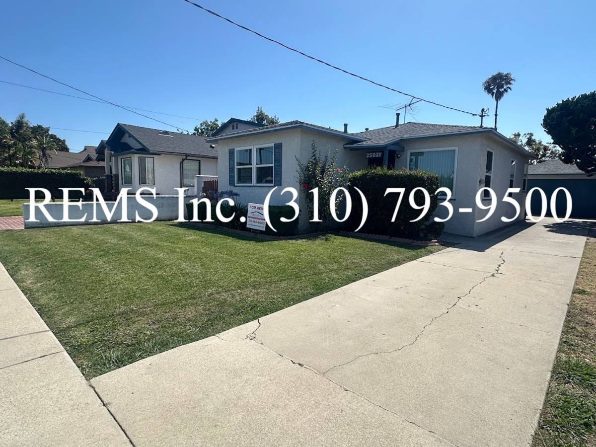 House for rent at 25021 Oak St, Lomita, CA 90717