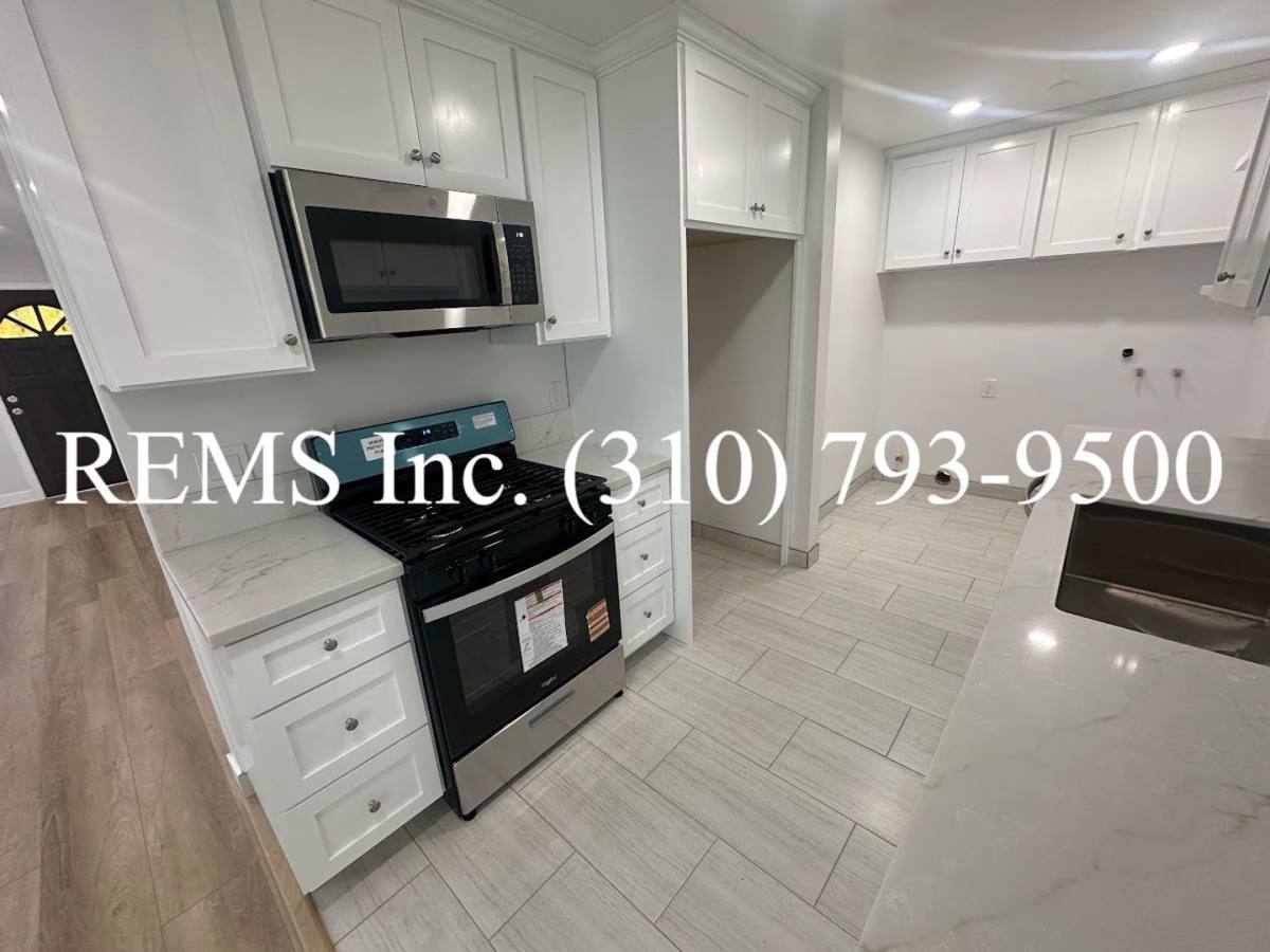House for rent at 25021 Oak St, Lomita, CA 90717