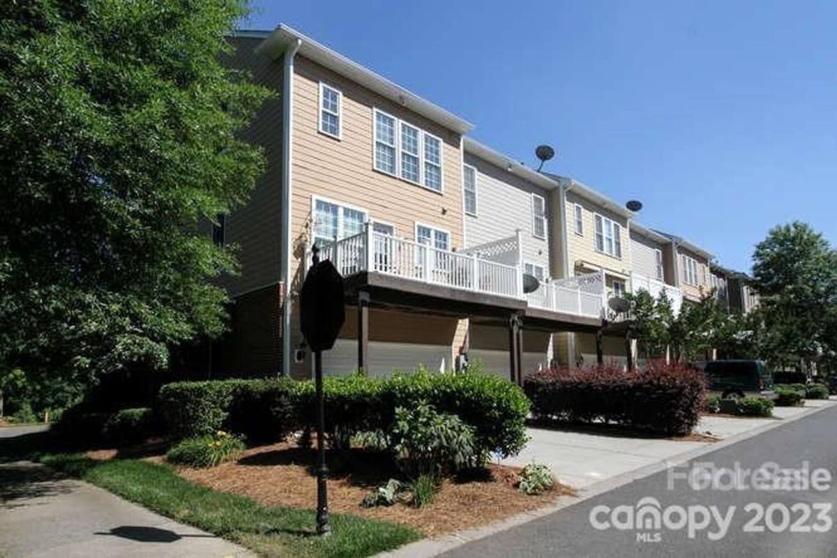 Townhouse for rent at 1054 Drayton Court, Fort Mill, SC 29708