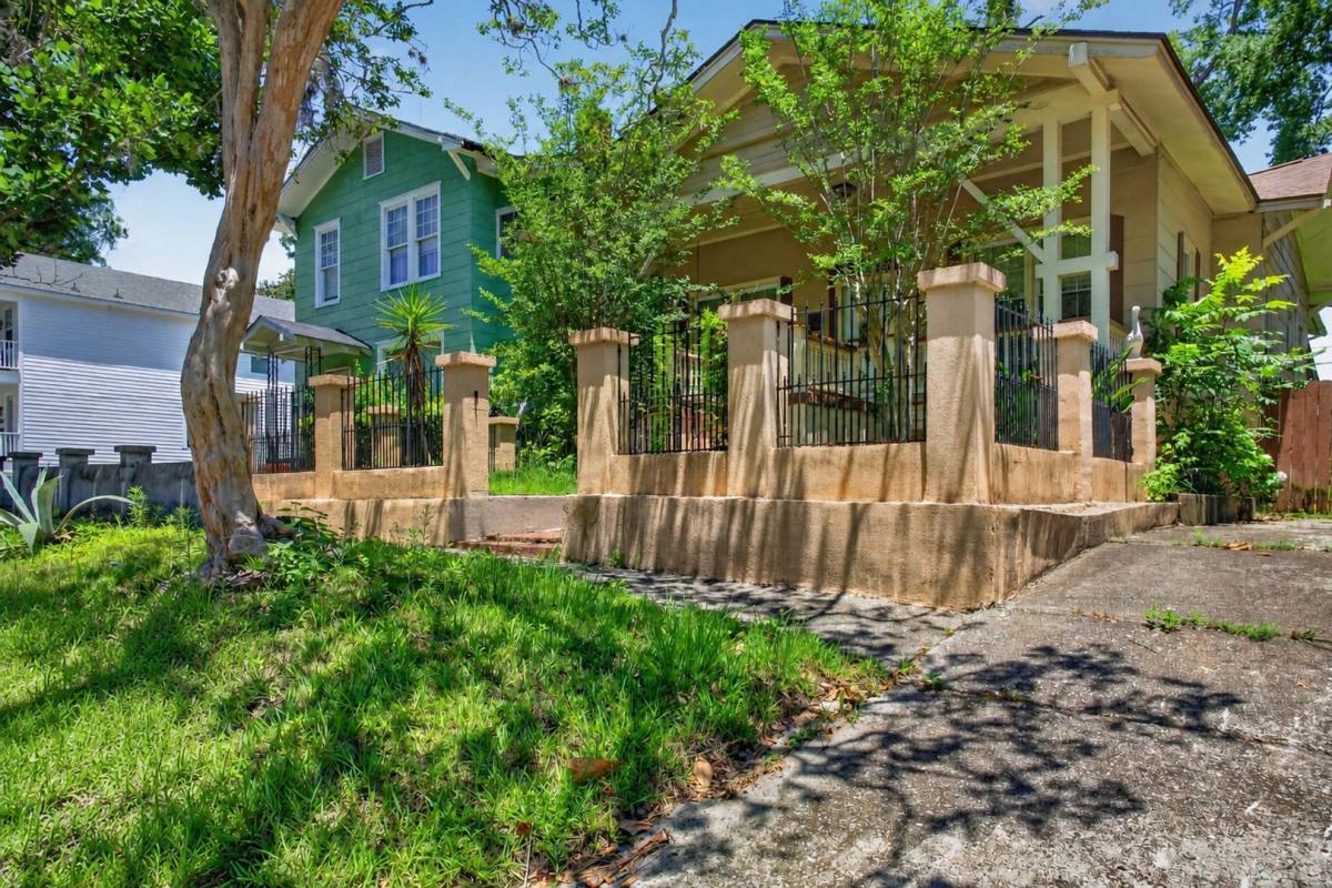 House for rent at 1304 E 32nd St, Savannah, GA 31404