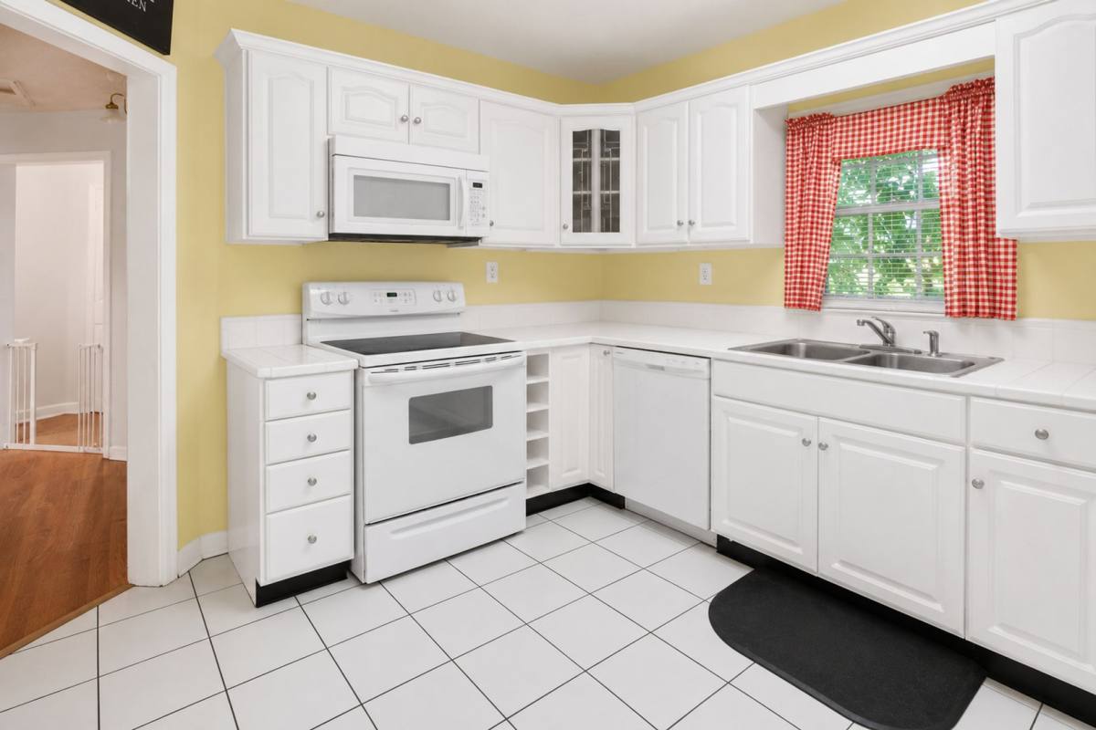 House for rent at 1304 E 32nd St, Savannah, GA 31404