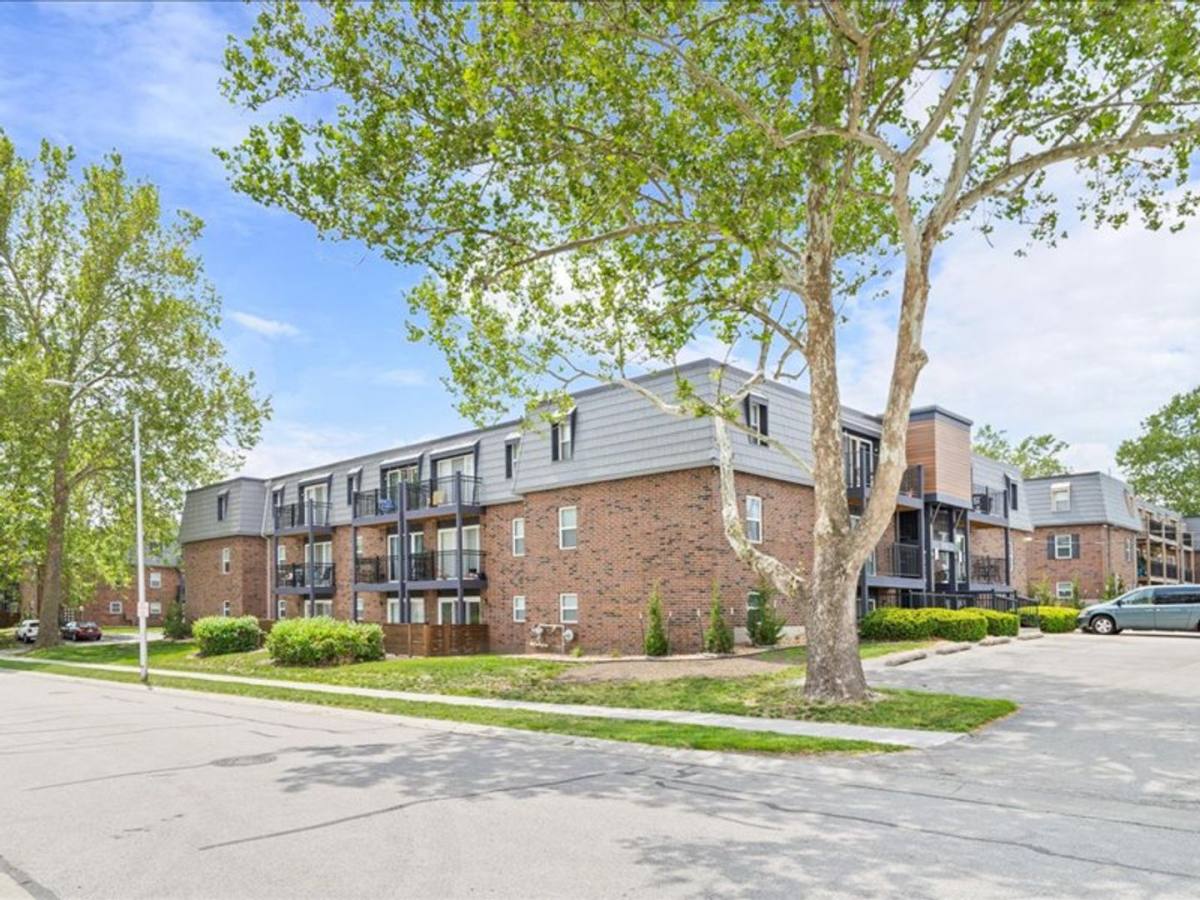 Apartment for rent at 5945 Woodson Rd, Mission, KS 66202