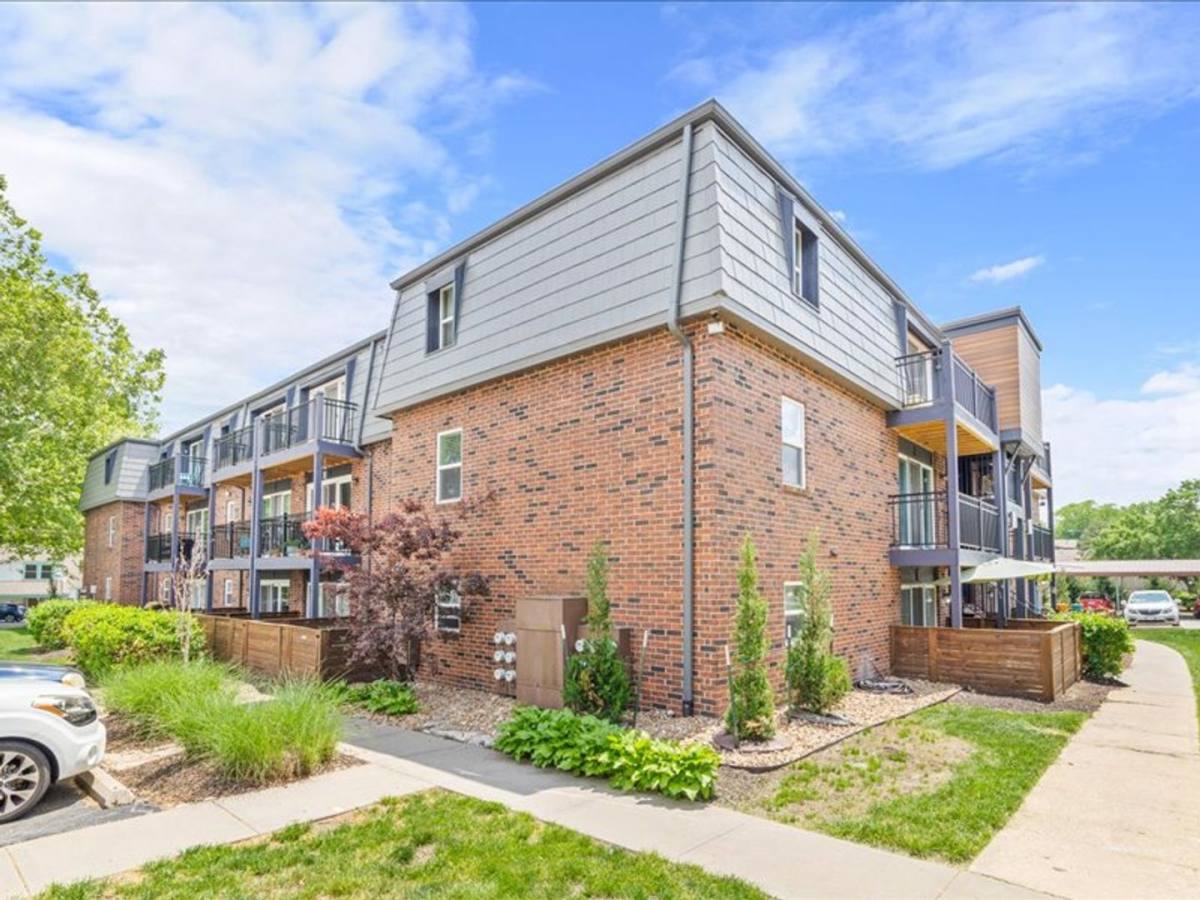 Apartment for rent at 5945 Woodson Rd, Mission, KS 66202