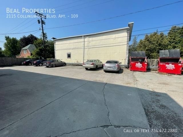 Apartment for rent at 2115 Collingwood Blvd, Toledo, OH 43620