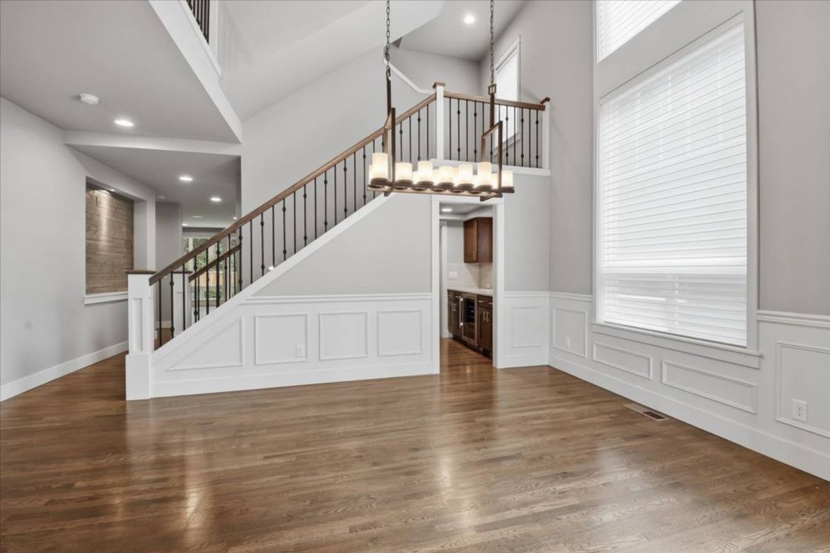 House for rent at 21384 NE 9th Place, Sammamish, WA 98074
