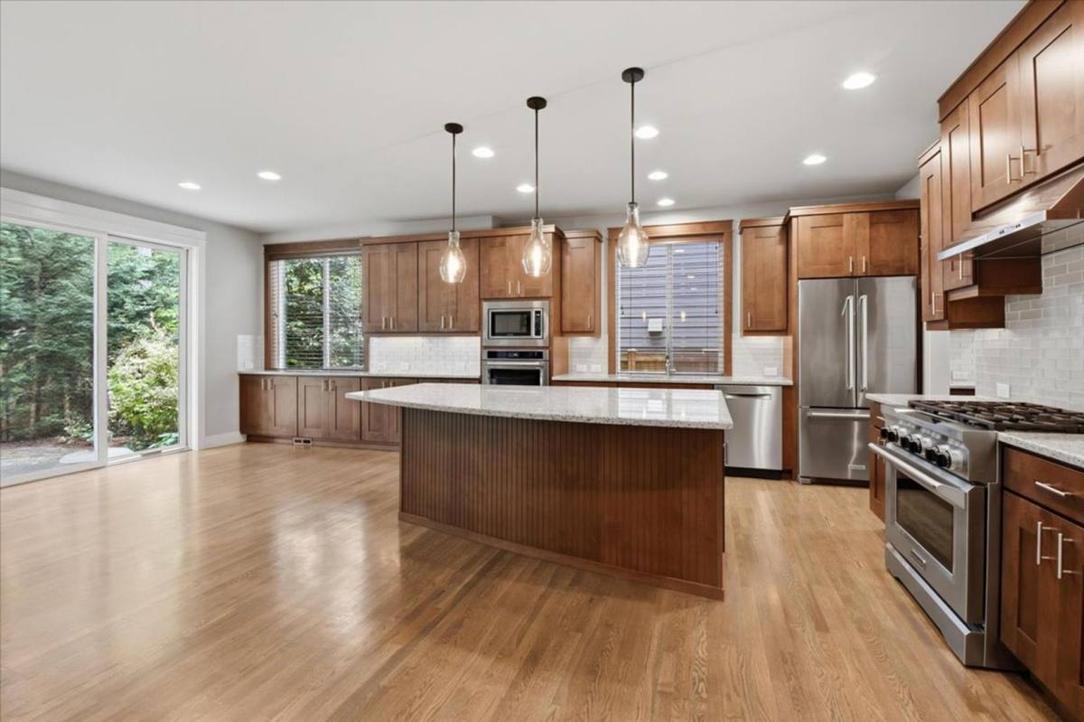 House for rent at 21384 NE 9th Place, Sammamish, WA 98074