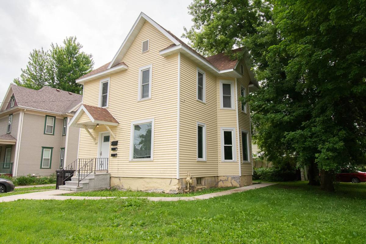 Apartment for rent at 107 3rd Ave SW, Austin, MN 55912